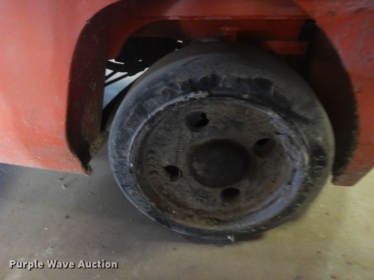 image for item GY9769 Nissan Optimum forklift