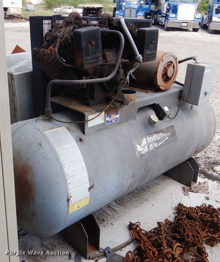 image for item GY9774 Industrial Air IH9919946 air compressor