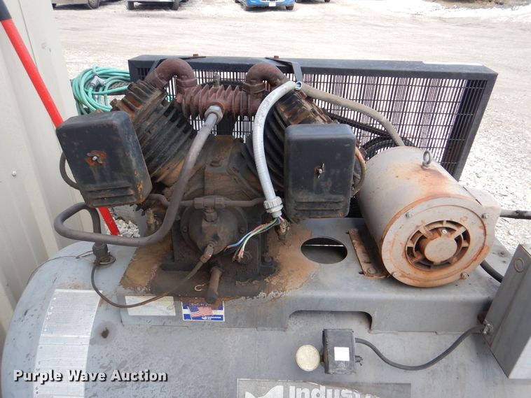 image for item GY9774 Industrial Air IH9919946 air compressor