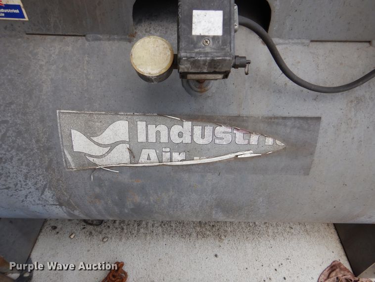 image for item GY9774 Industrial Air IH9919946 air compressor
