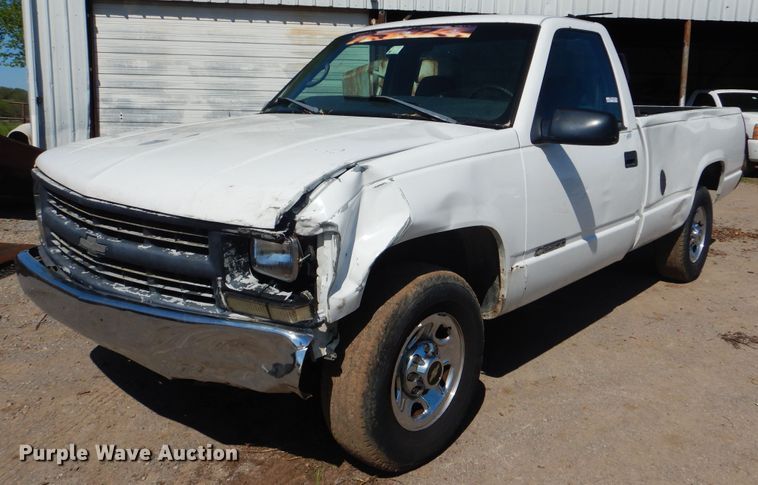 image for item GY9780 1999 Chevrolet C2500  pickup truck