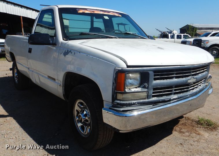 image for item GY9780 1999 Chevrolet C2500  pickup truck