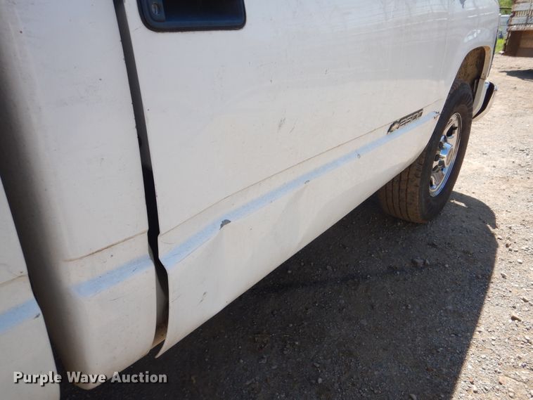 image for item GY9780 1999 Chevrolet C2500  pickup truck