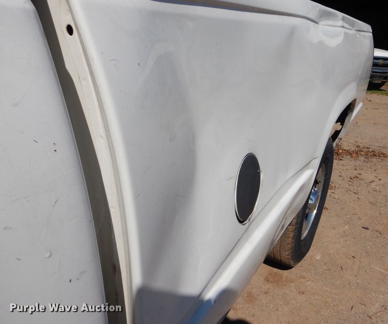 image for item GY9780 1999 Chevrolet C2500  pickup truck