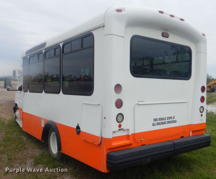 image for item GY9805 2010 Chevrolet Express shuttle bus