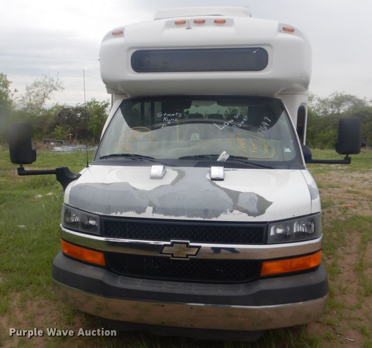 image for item GY9805 2010 Chevrolet Express shuttle bus