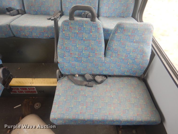 image for item GY9805 2010 Chevrolet Express shuttle bus