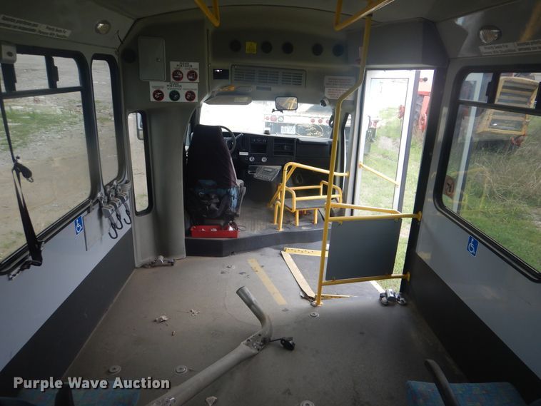 image for item GY9805 2010 Chevrolet Express shuttle bus