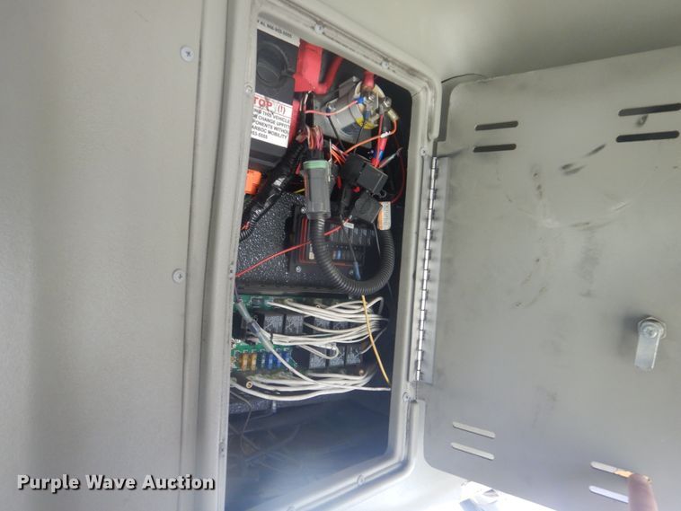 image for item GY9805 2010 Chevrolet Express shuttle bus