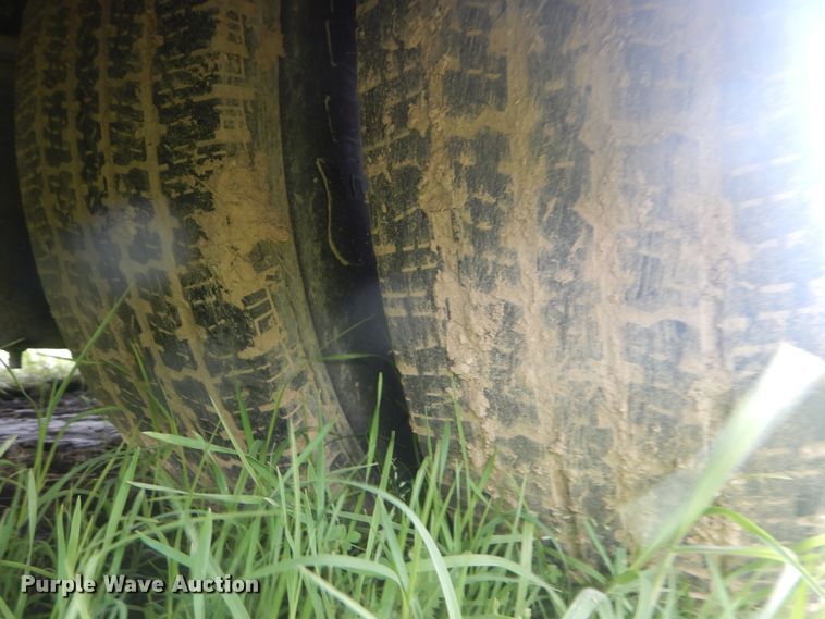 image for item GY9805 2010 Chevrolet Express shuttle bus