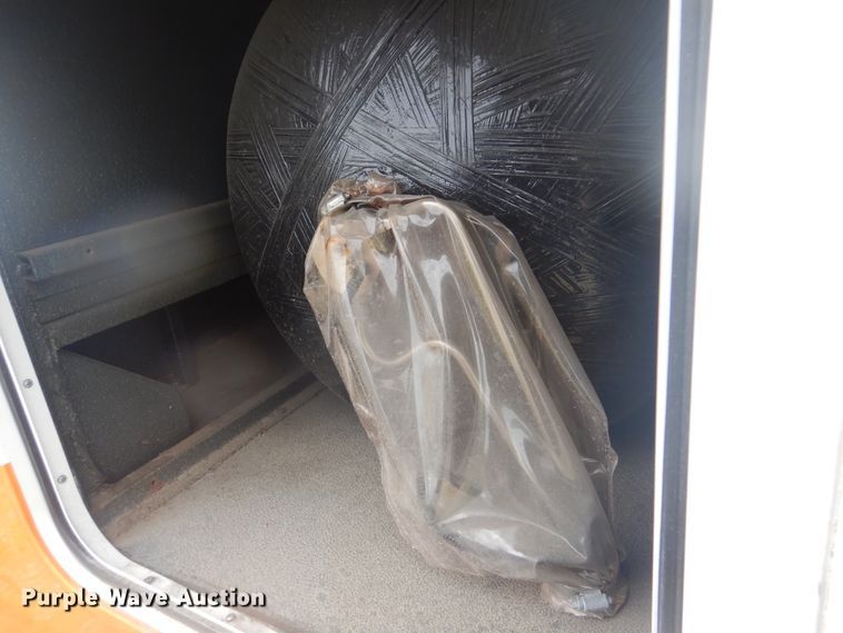 image for item GY9805 2010 Chevrolet Express shuttle bus