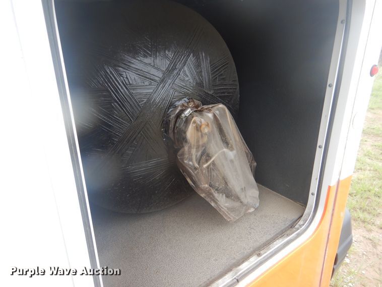 image for item GY9805 2010 Chevrolet Express shuttle bus