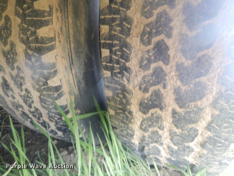 image for item GY9805 2010 Chevrolet Express shuttle bus