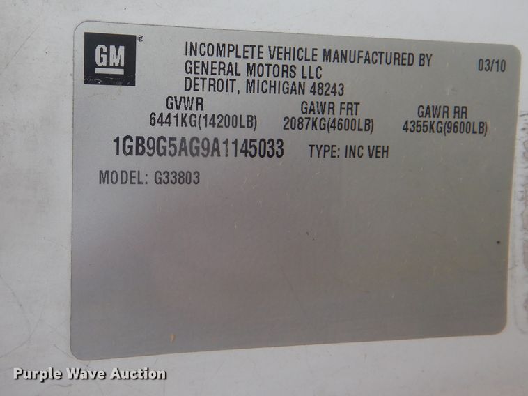 image for item GY9805 2010 Chevrolet Express shuttle bus