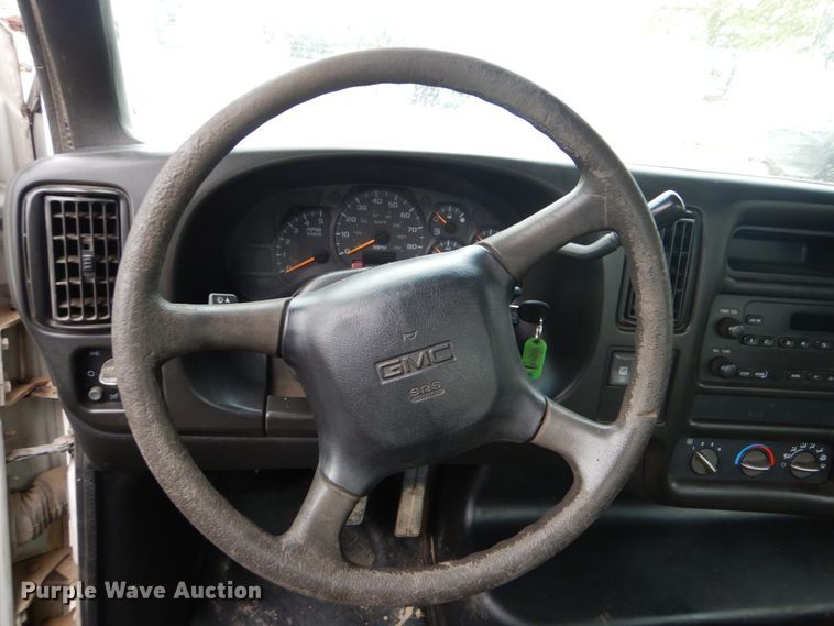 image for item GY9810 2006 GMC C5500 flatbed truck