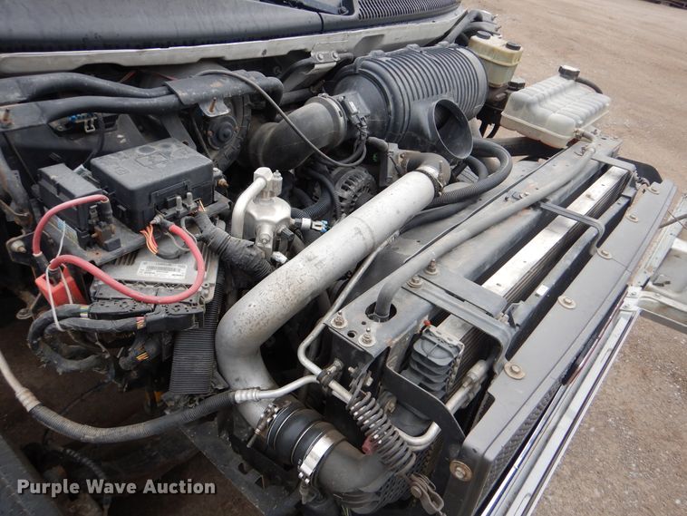 image for item GY9810 2006 GMC C5500 flatbed truck