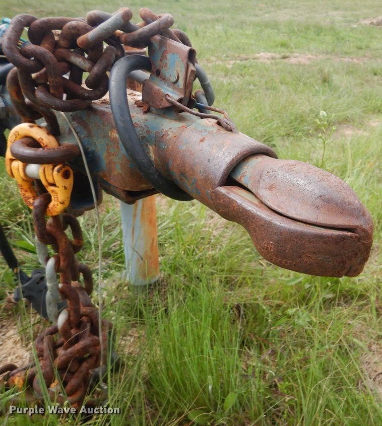 image for item GY9844 2011 Wells Cargo pipe trailer