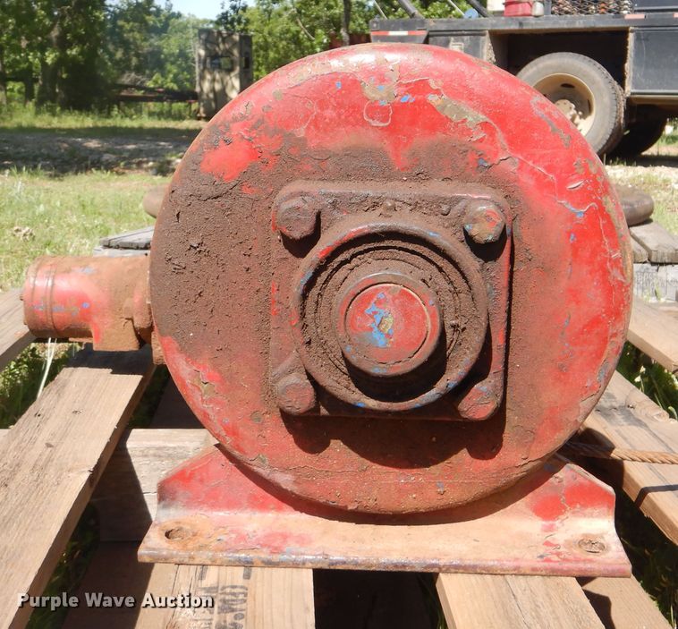 image for item GY9861 Braden winch