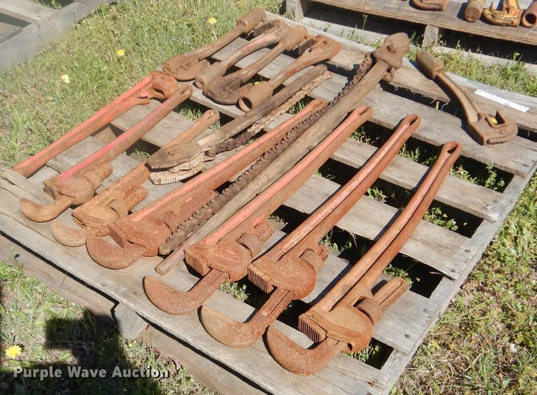 image for item GY9870 Oilfield pipe wrenches