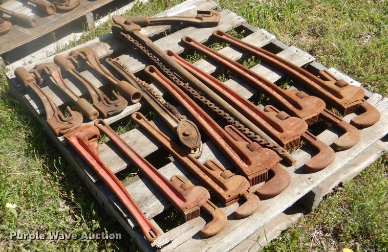 image for item GY9870 Oilfield pipe wrenches