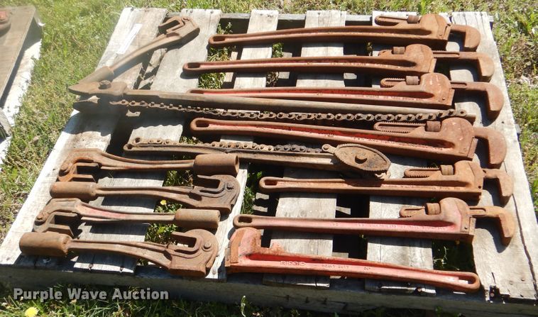 image for item GY9870 Oilfield pipe wrenches