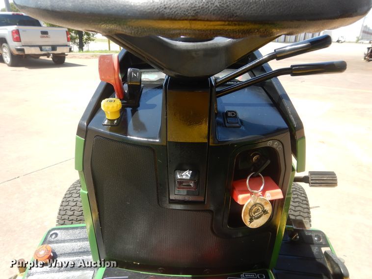 image for item HA9013 John Deere 425 lawn mower