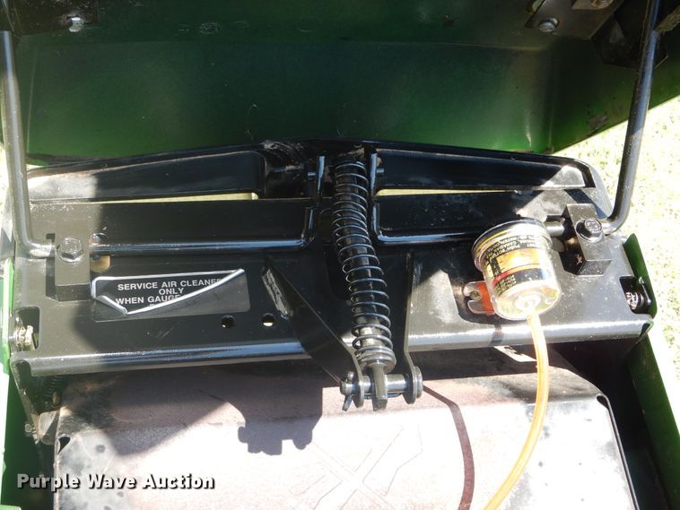 image for item HA9013 John Deere 425 lawn mower