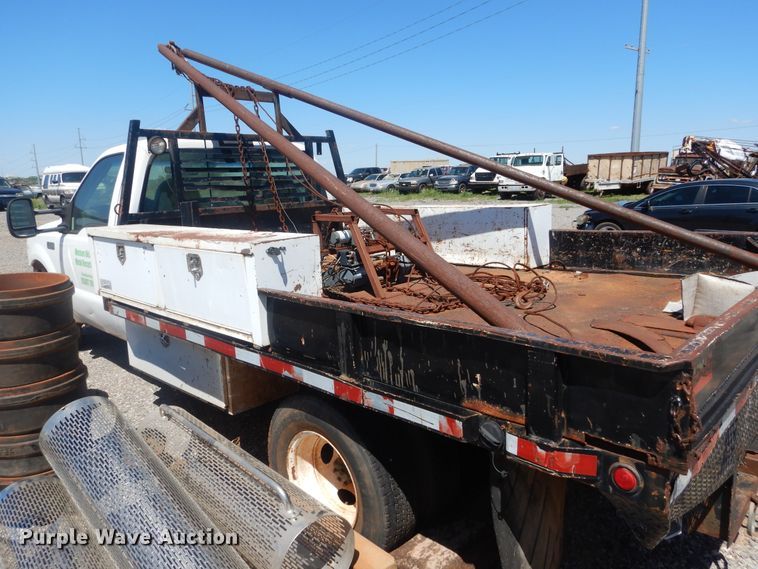image for item HA9055 2001 Ford F350 Super Duty  flatbed pickup truck