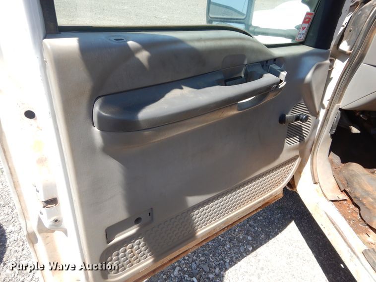 image for item HA9055 2001 Ford F350 Super Duty  flatbed pickup truck