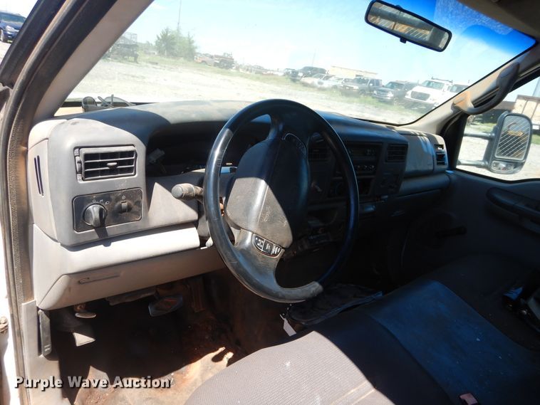 image for item HA9055 2001 Ford F350 Super Duty  flatbed pickup truck