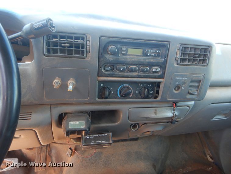 image for item HA9055 2001 Ford F350 Super Duty  flatbed pickup truck