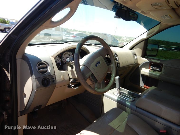 image for item HA9058 2005 Ford F150  SuperCrew pickup truck