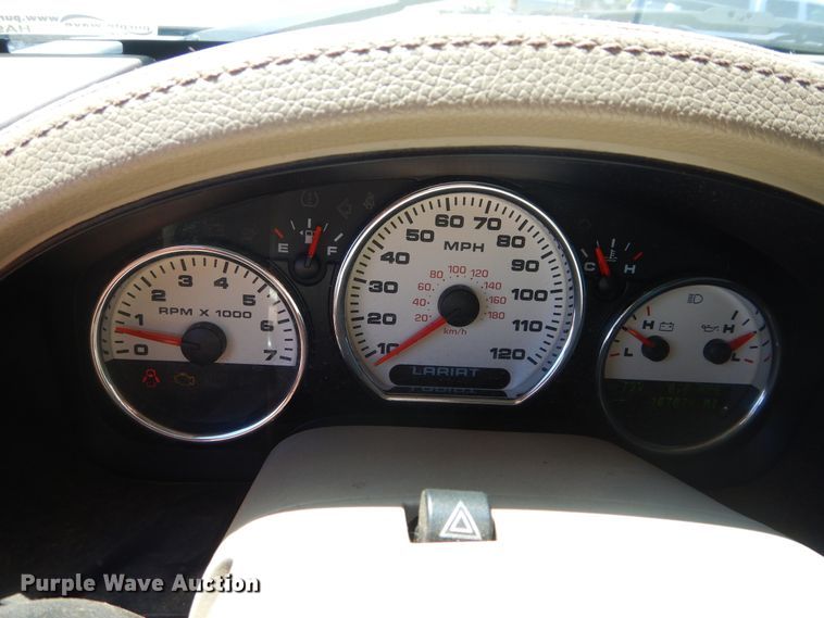 image for item HA9058 2005 Ford F150  SuperCrew pickup truck