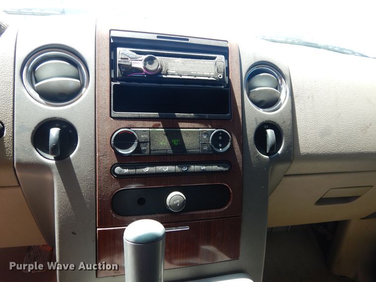 image for item HA9058 2005 Ford F150  SuperCrew pickup truck