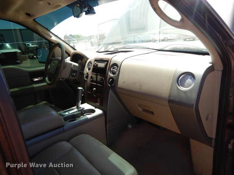 image for item HA9058 2005 Ford F150  SuperCrew pickup truck