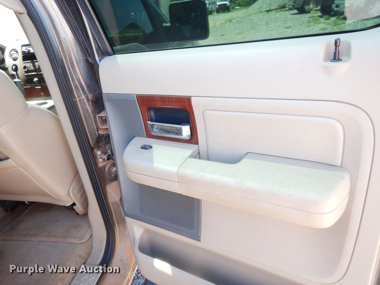 image for item HA9058 2005 Ford F150  SuperCrew pickup truck