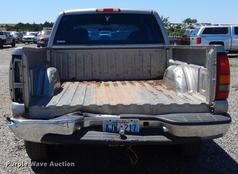 image for item HA9062 2000 Chevrolet Silverado 1500  Ext. Cab pickup truck