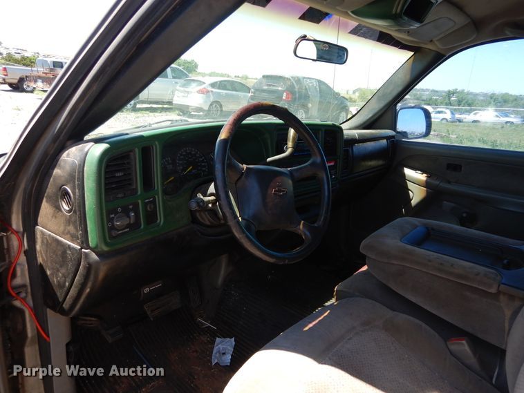 image for item HA9062 2000 Chevrolet Silverado 1500  Ext. Cab pickup truck