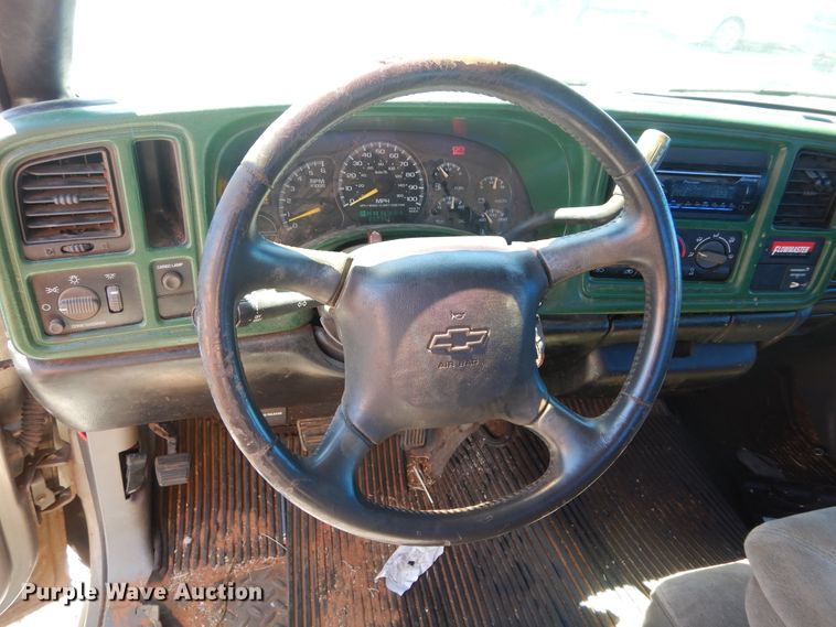 image for item HA9062 2000 Chevrolet Silverado 1500  Ext. Cab pickup truck