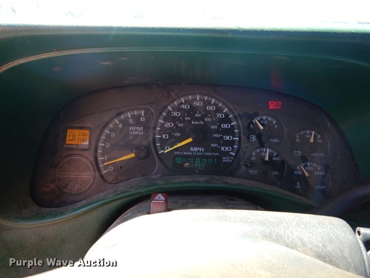 image for item HA9062 2000 Chevrolet Silverado 1500  Ext. Cab pickup truck