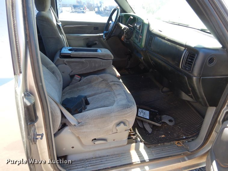 image for item HA9062 2000 Chevrolet Silverado 1500  Ext. Cab pickup truck