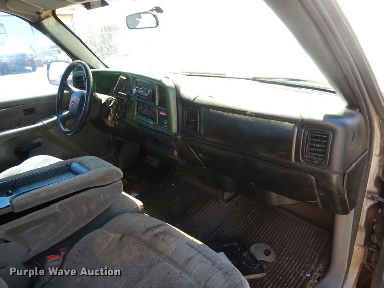 image for item HA9062 2000 Chevrolet Silverado 1500  Ext. Cab pickup truck