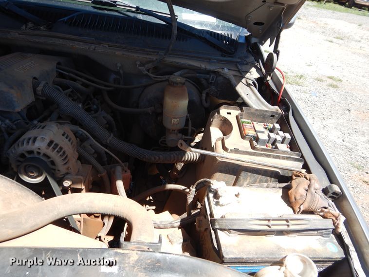 image for item HA9062 2000 Chevrolet Silverado 1500  Ext. Cab pickup truck