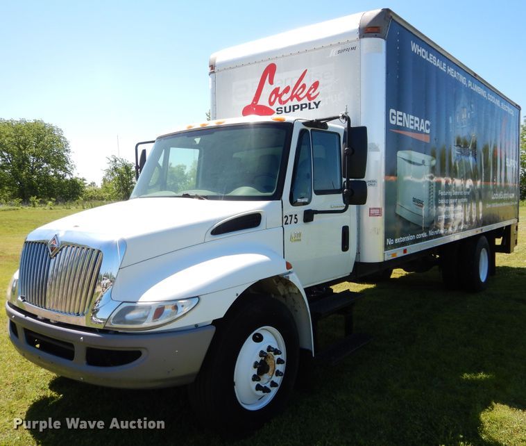 image for item HA9067 2003 International 4300 box truck