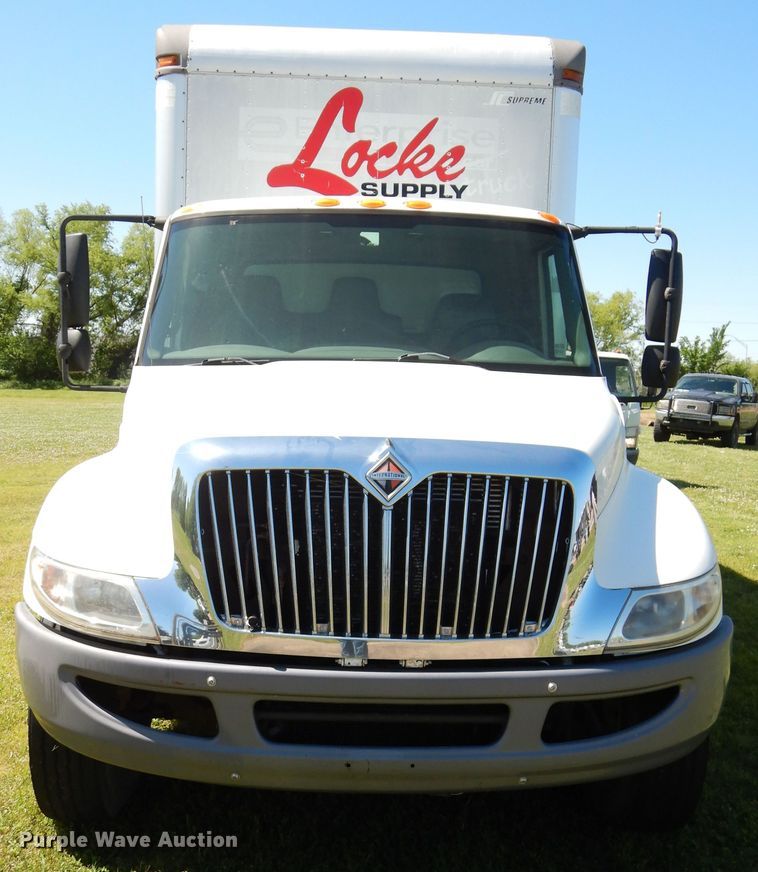 image for item HA9067 2003 International 4300 box truck