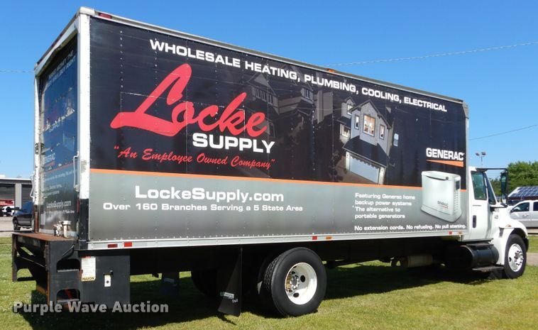 image for item HA9067 2003 International 4300 box truck