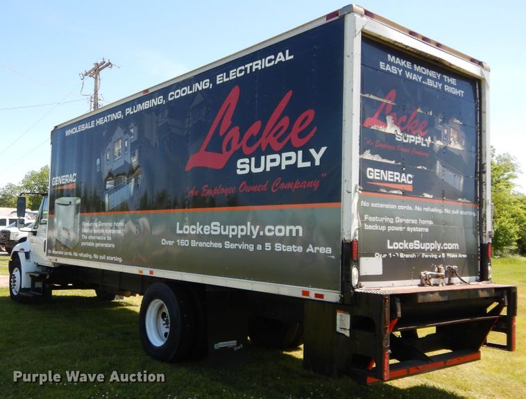 image for item HA9067 2003 International 4300 box truck