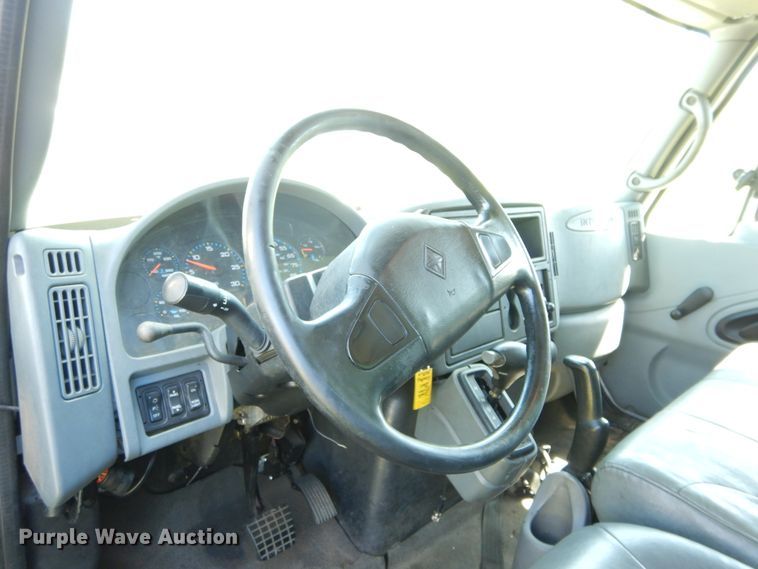 image for item HA9067 2003 International 4300 box truck