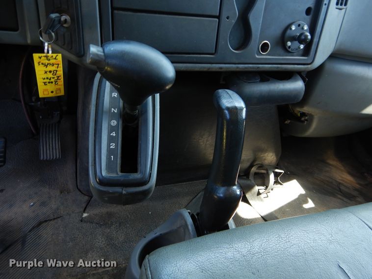 image for item HA9067 2003 International 4300 box truck