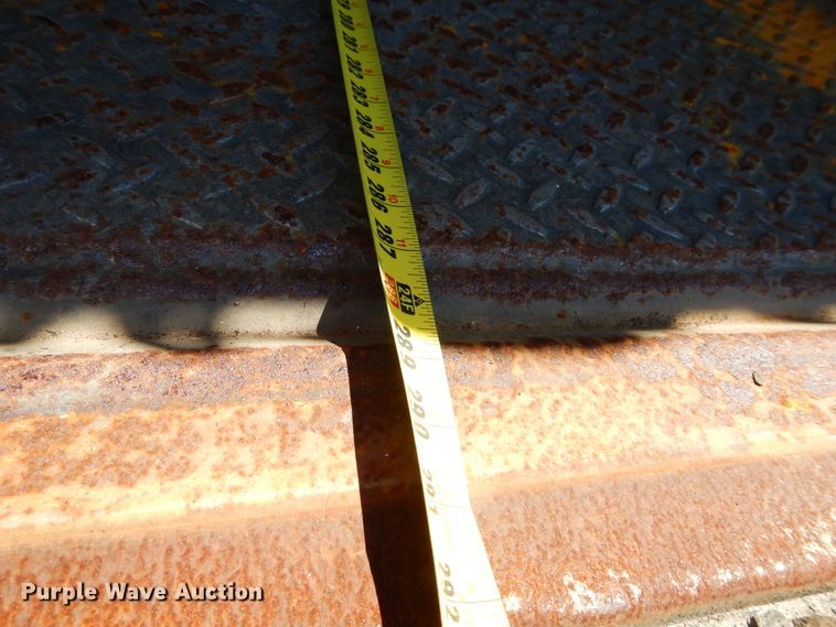 image for item HA9067 2003 International 4300 box truck